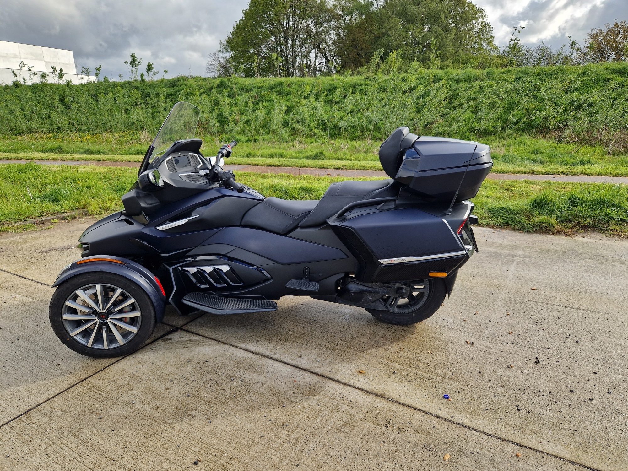 can am  spyder rt sea to sky