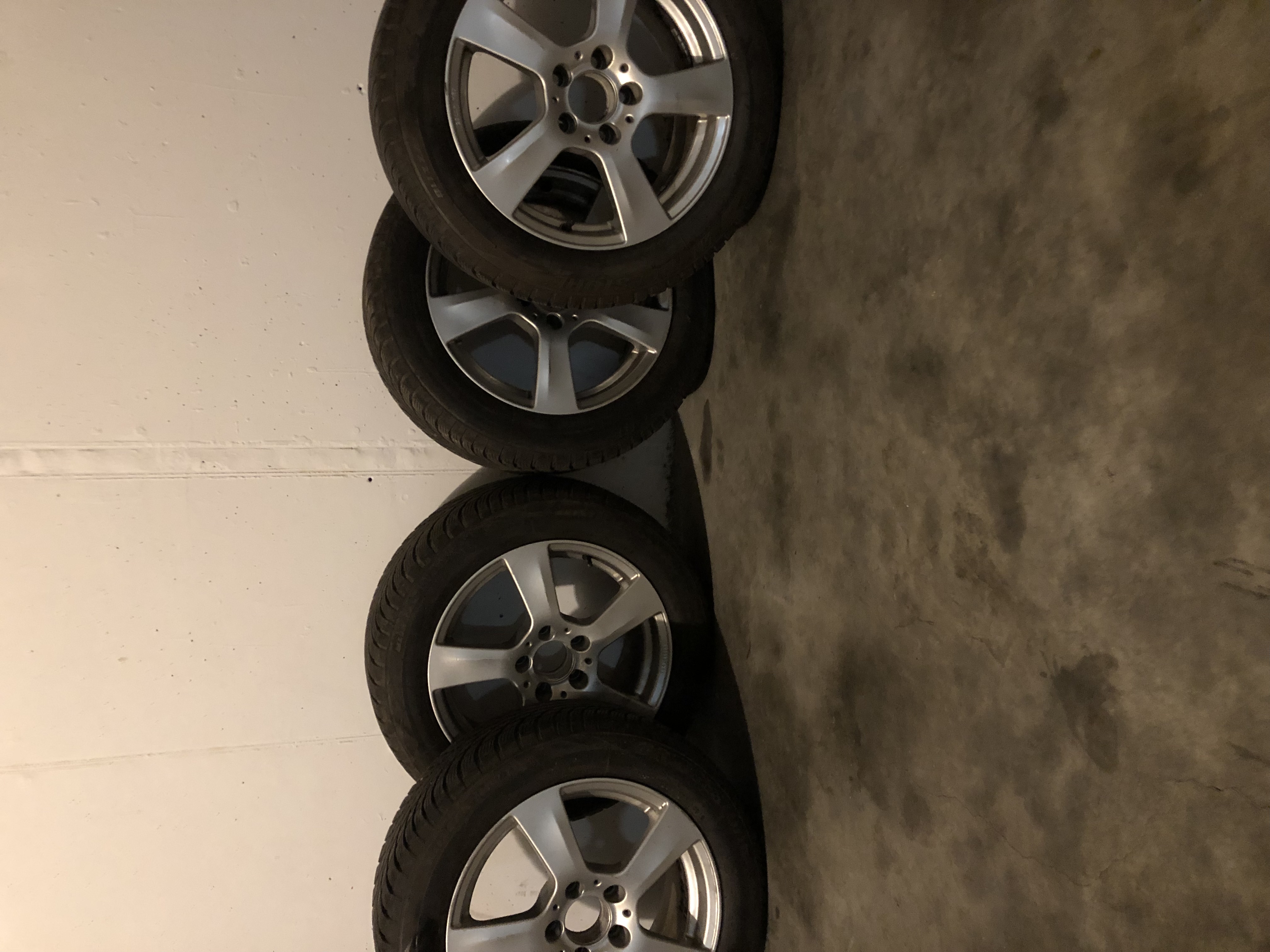 Kit 4 roues complètes avec pneus hiver Bridgestone