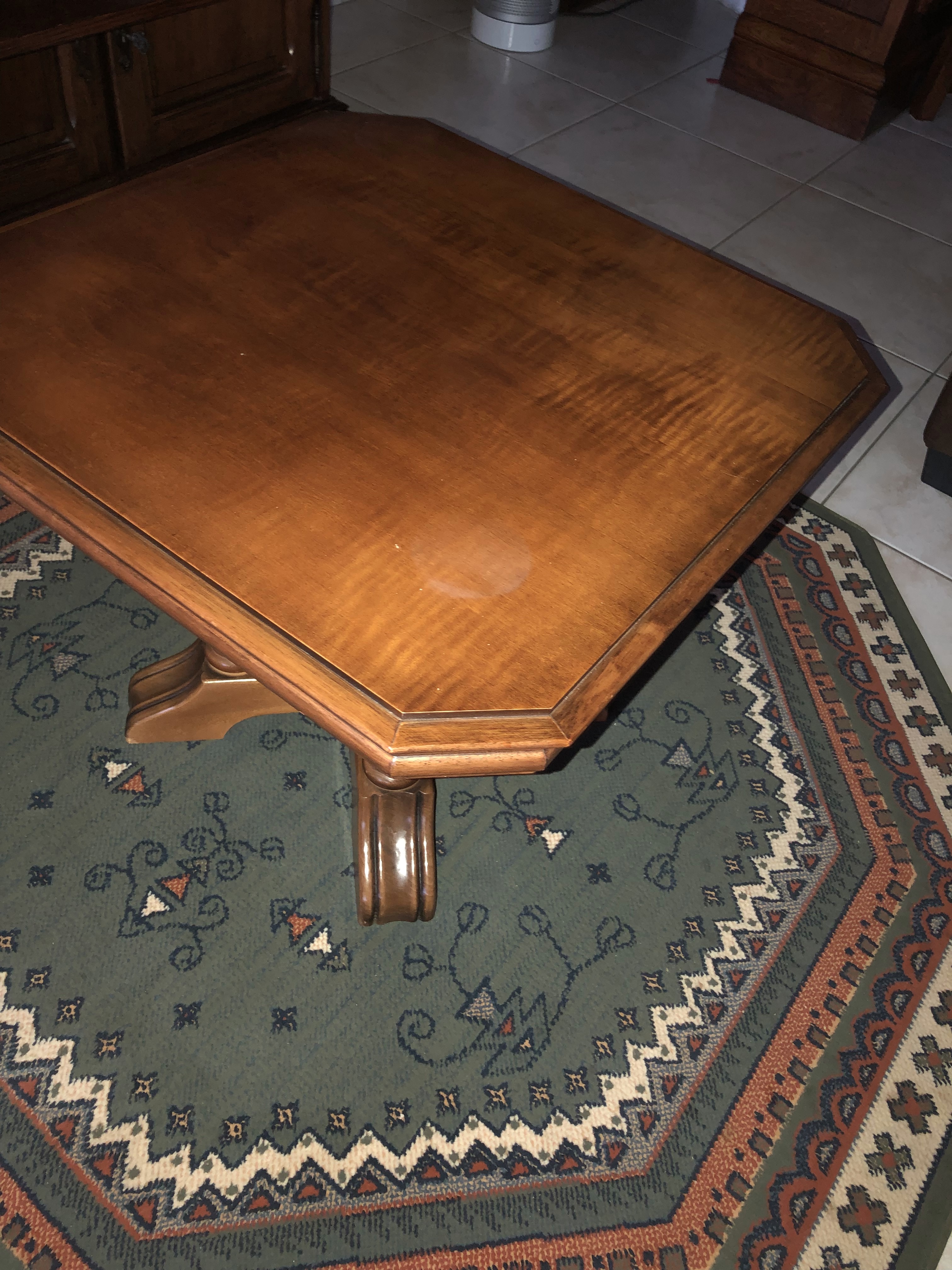 table de salon en acajou brun carrée