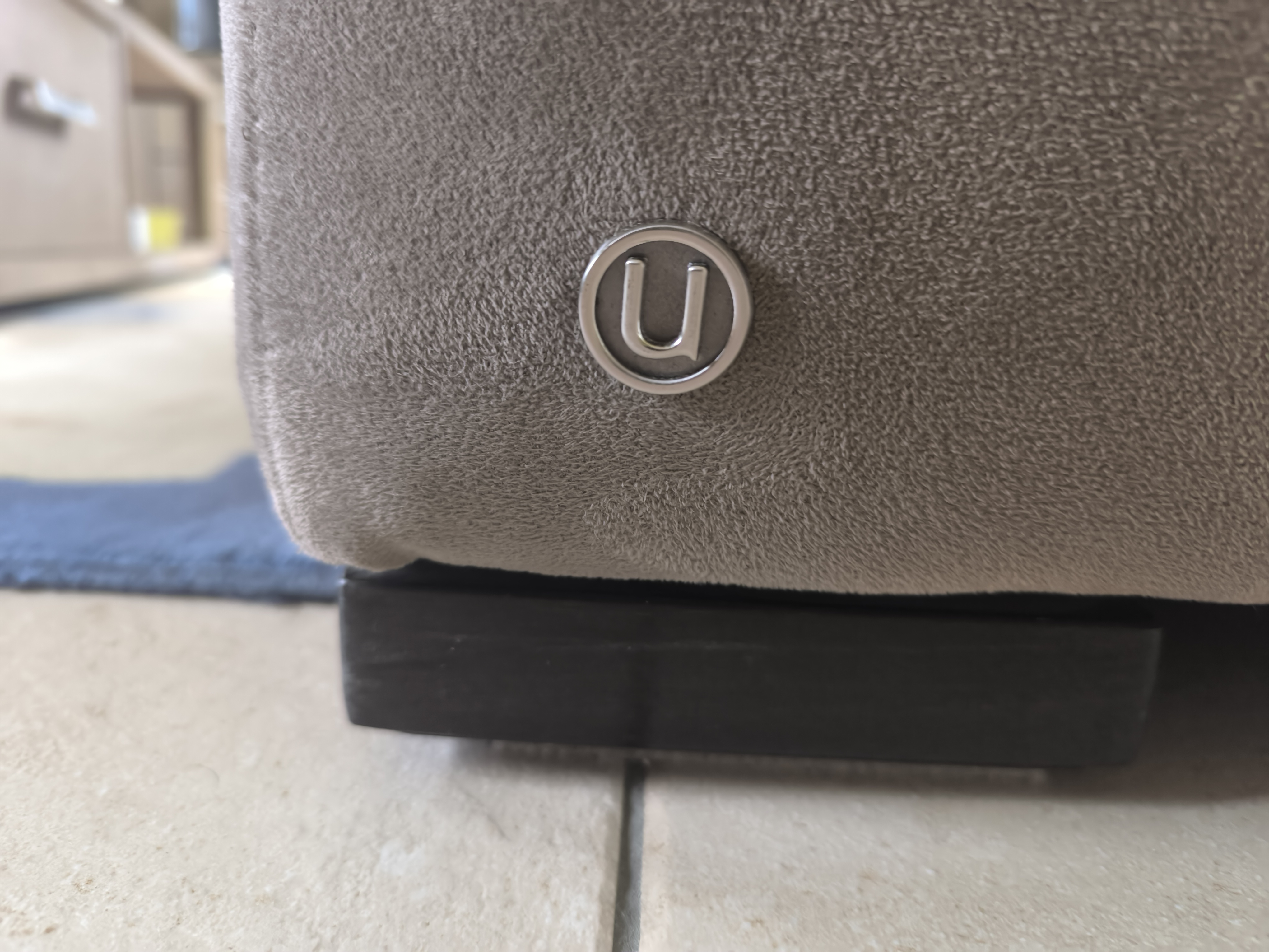 Ensemble de canapés en alcantara de marque Natuzzi