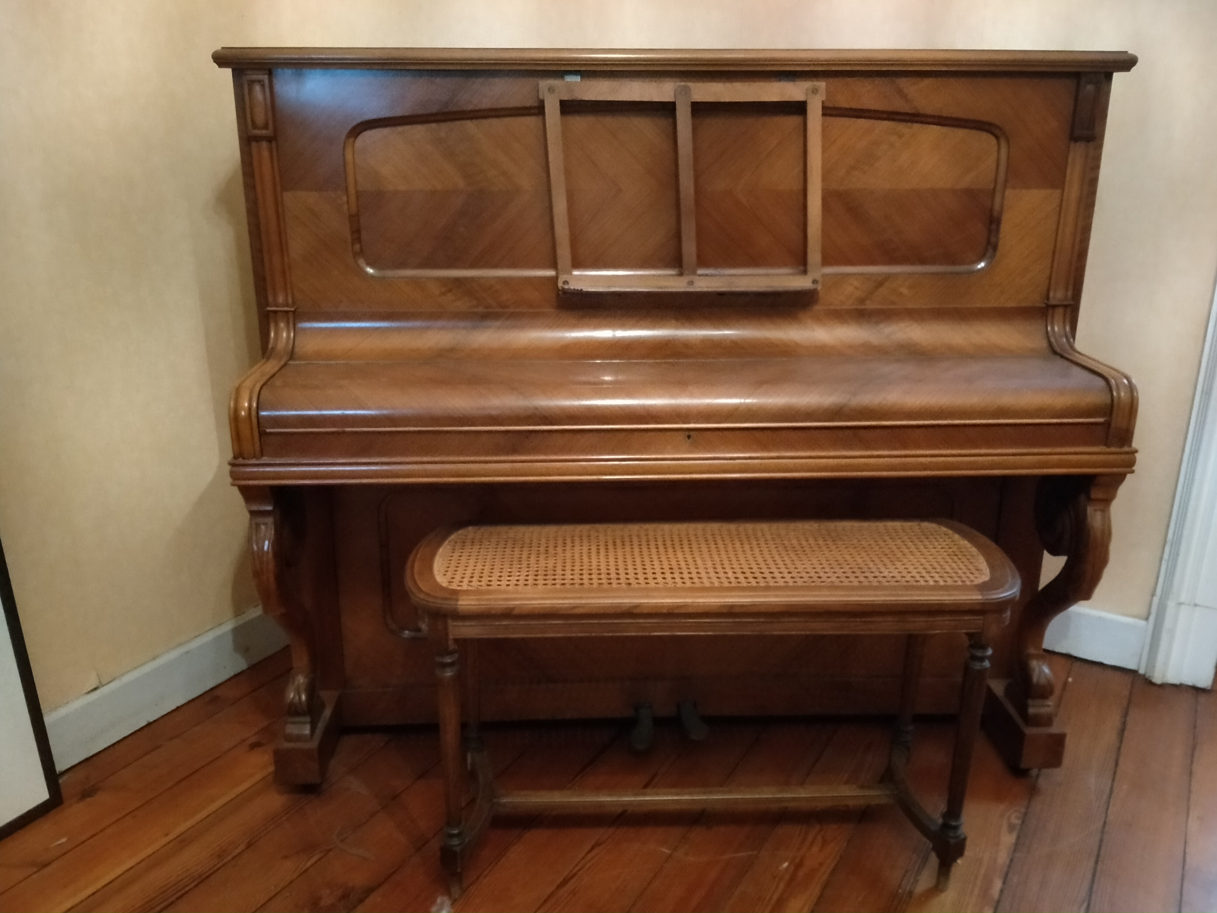 Piano droit de marque steck