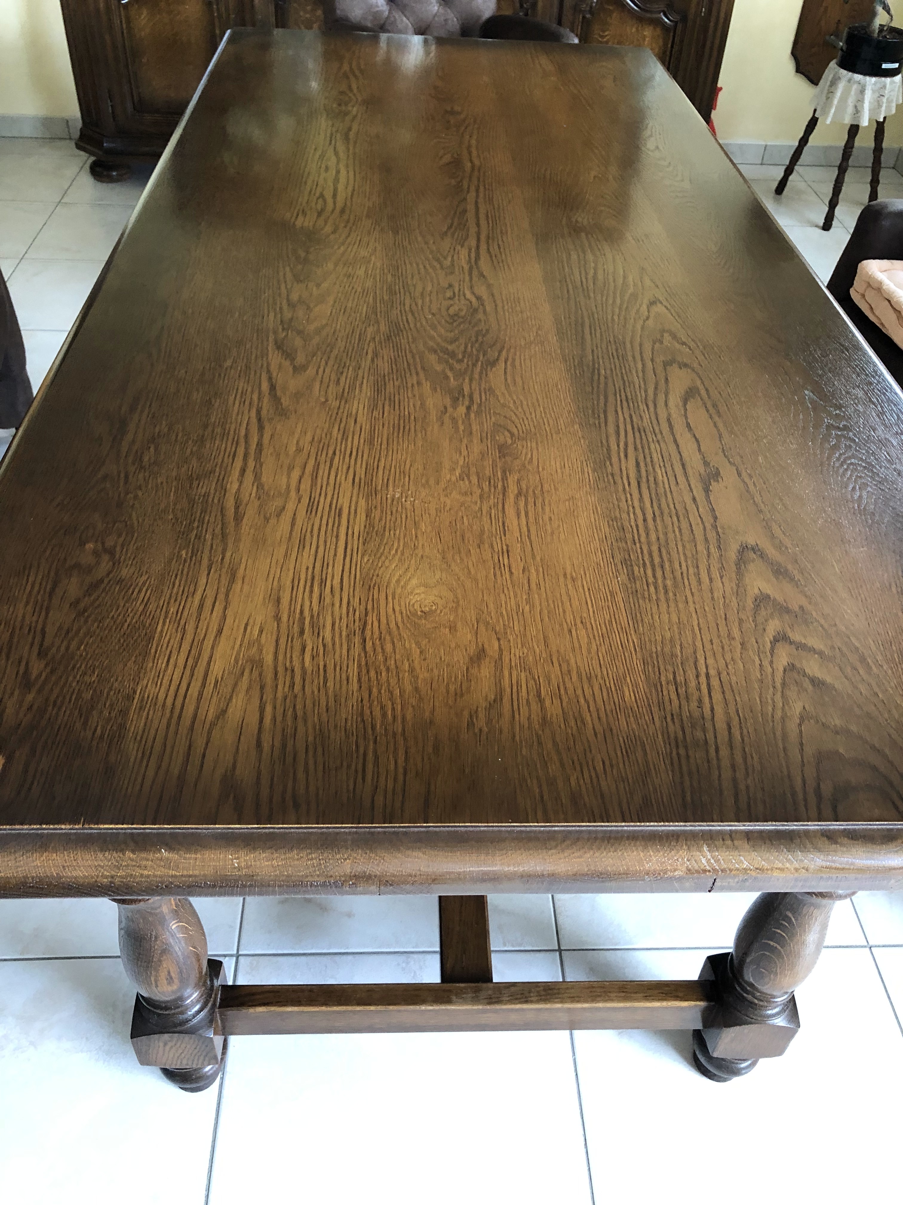 table rectangulaire chêne massif brun foncé