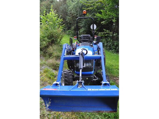  Tracteur compact A DONNER